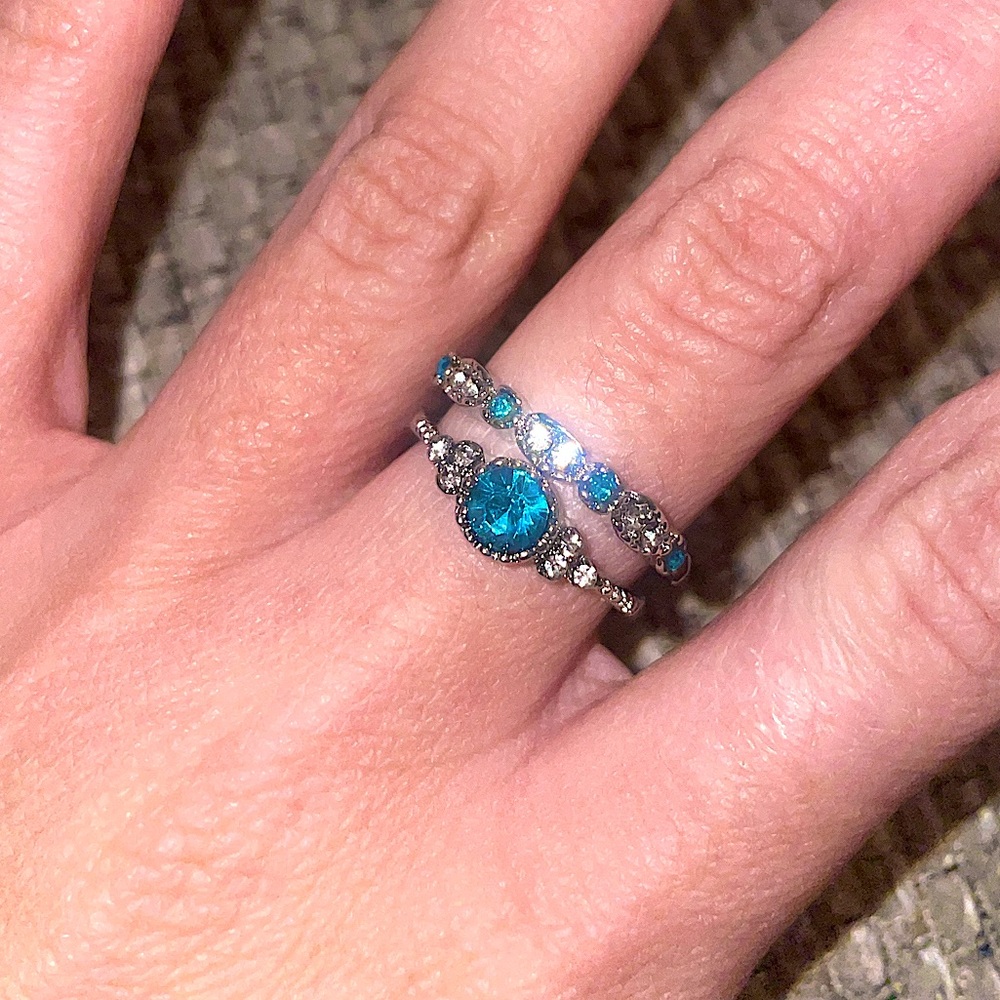 Light Blue Rhinestone Ring Set. NWOT - Picture 3 of 5
